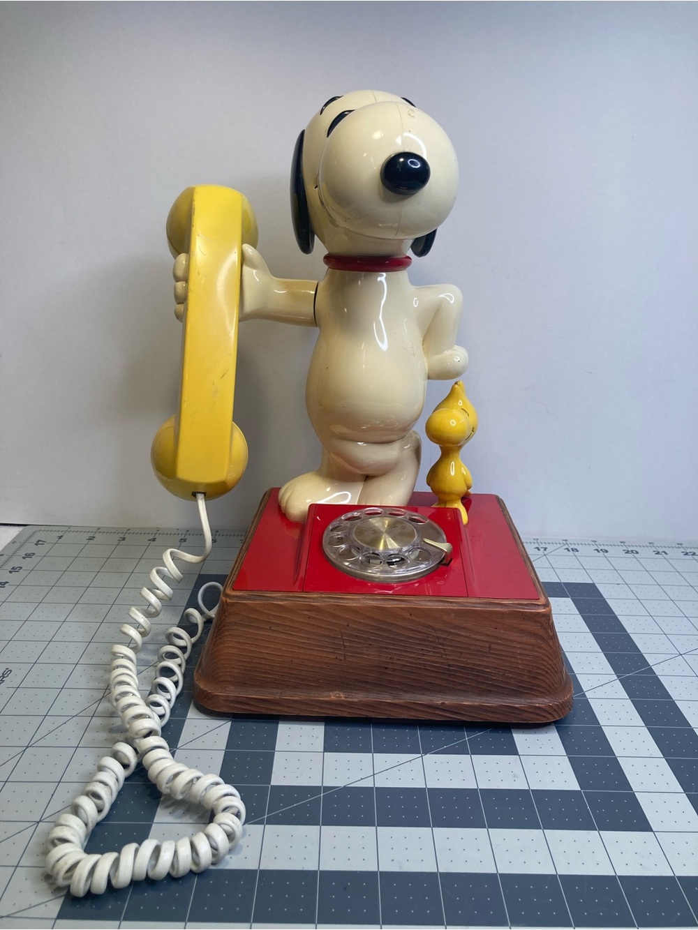 VTG Rotary Dial Phone TURNING HEAD Snoopy  &  Woodstock Peanuts Snoopy -UNTESTED